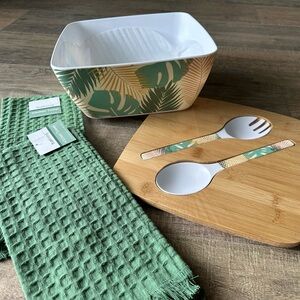 Jungle Print Melamine Large Serving Bowl w/Lid Utensils And 2 Kitchen Towels